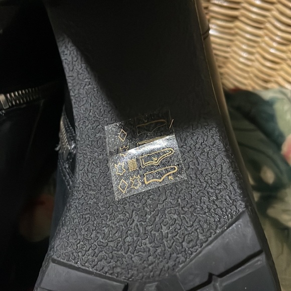 New without tags, Michael Kors booties size 10 - Picture 6 of 8